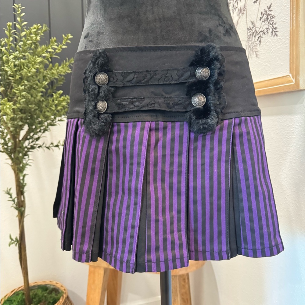 Tripp nyc pleated Y2K style purple and black skirt - Picture 2 of 13